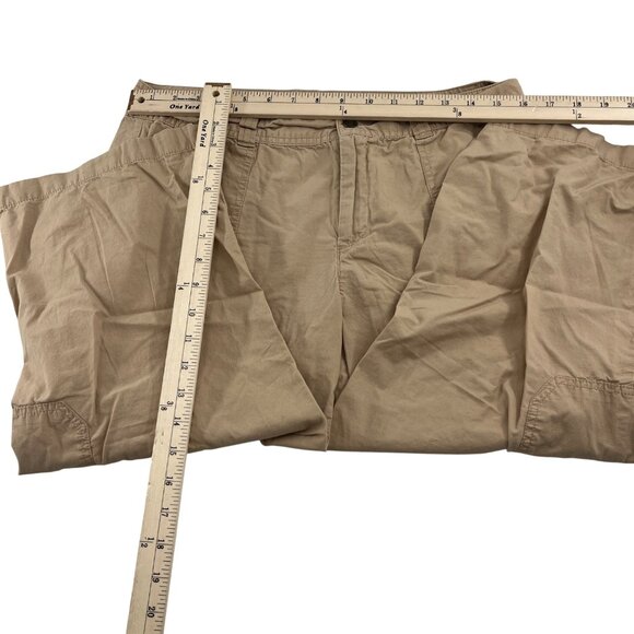 Chaps Women's Capri Pants size 8 Khaki Straight Lightweight - Picture 2 of 5